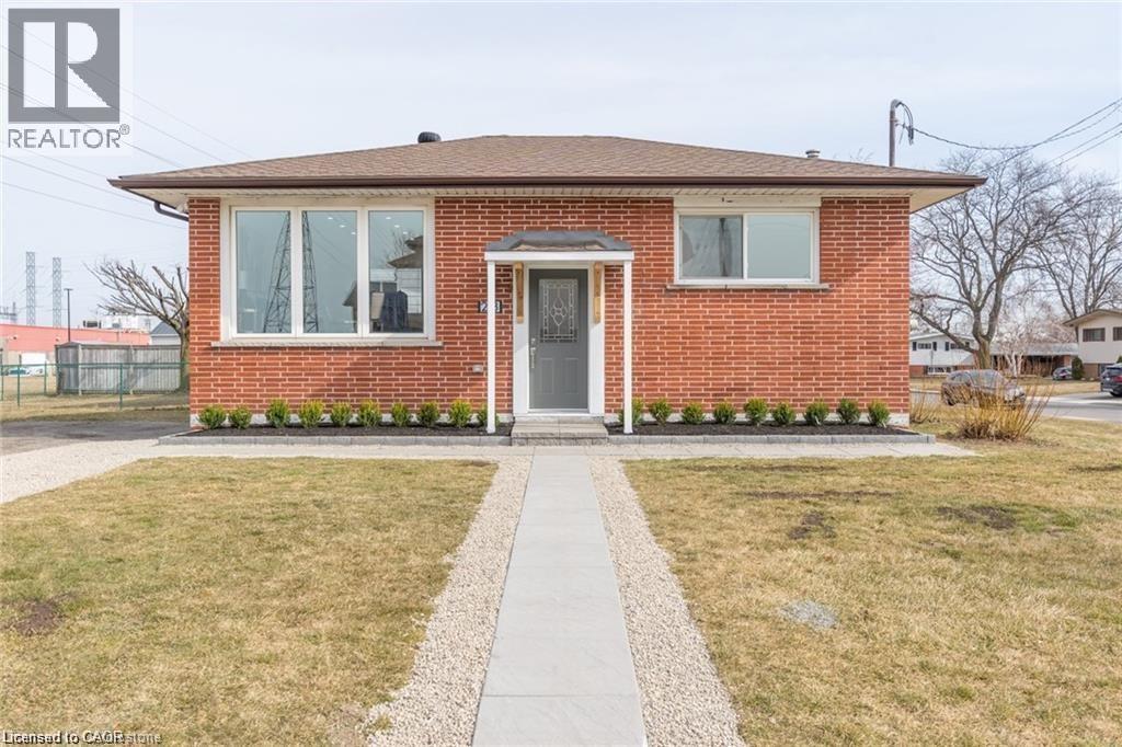 213 THORNER Drive Unit# Lower