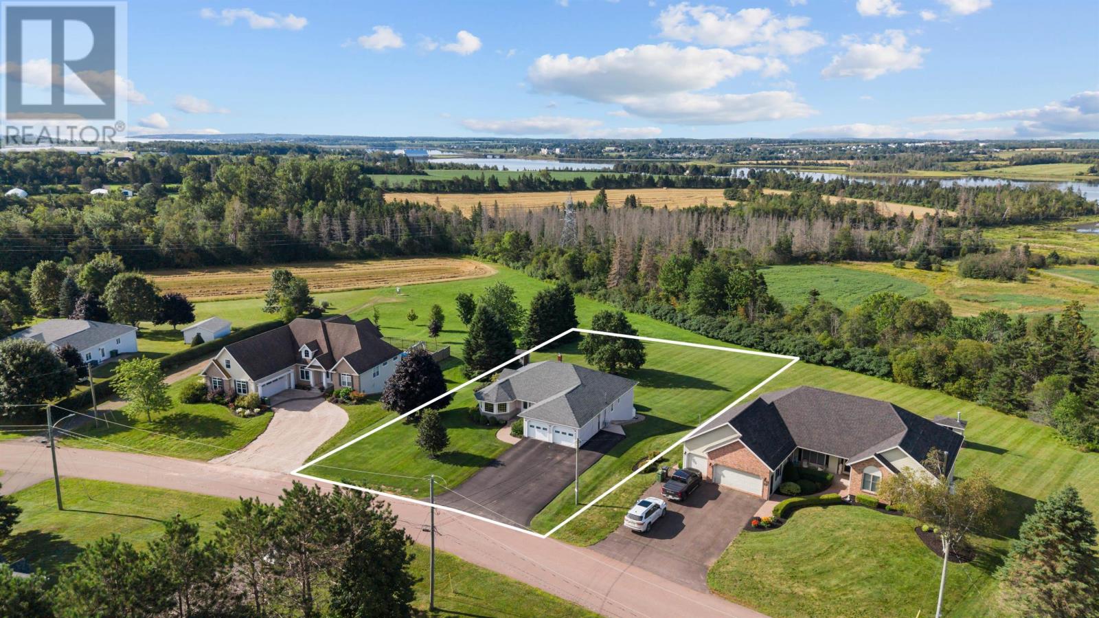 48 Donald Drive, Charlottetown, Prince Edward Island  C1E 1Z5 - Photo 3 - 202621545