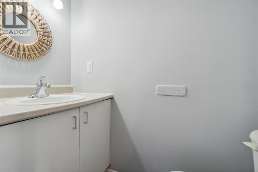 885 Carleton PLACE Unit# 3