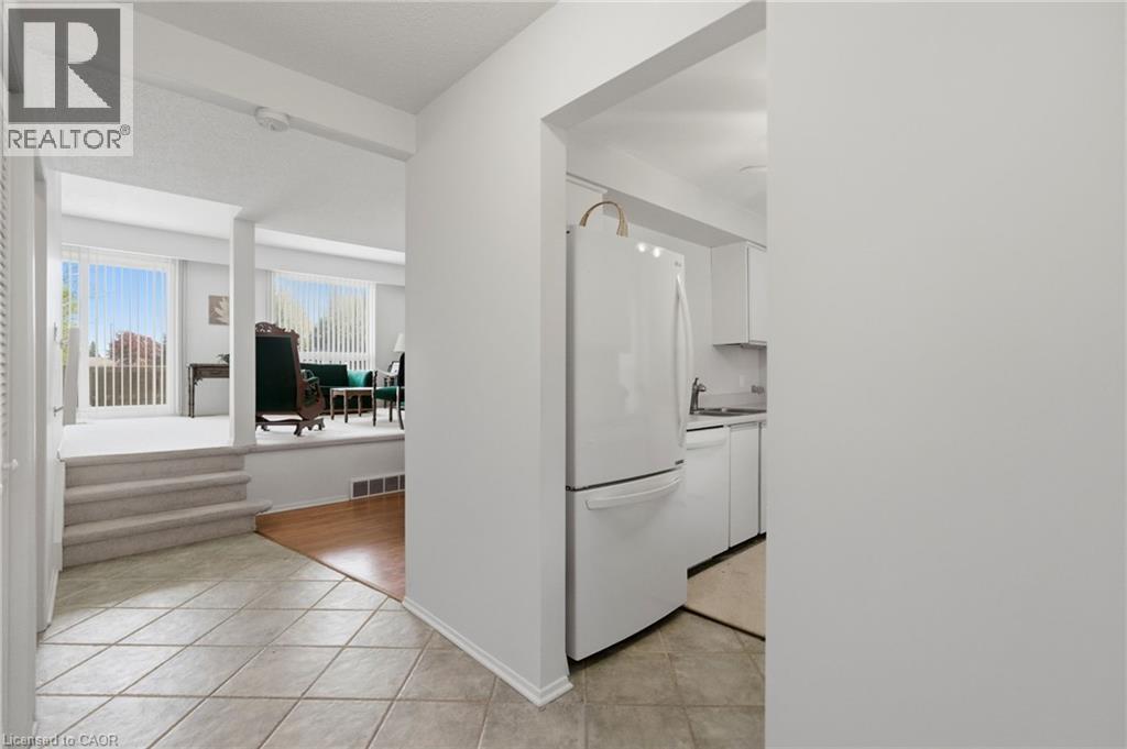 122 Lakeshore Road Unit# 46, St. Catharines, Ontario  L2N 6N6 - Photo 5 - 40848776