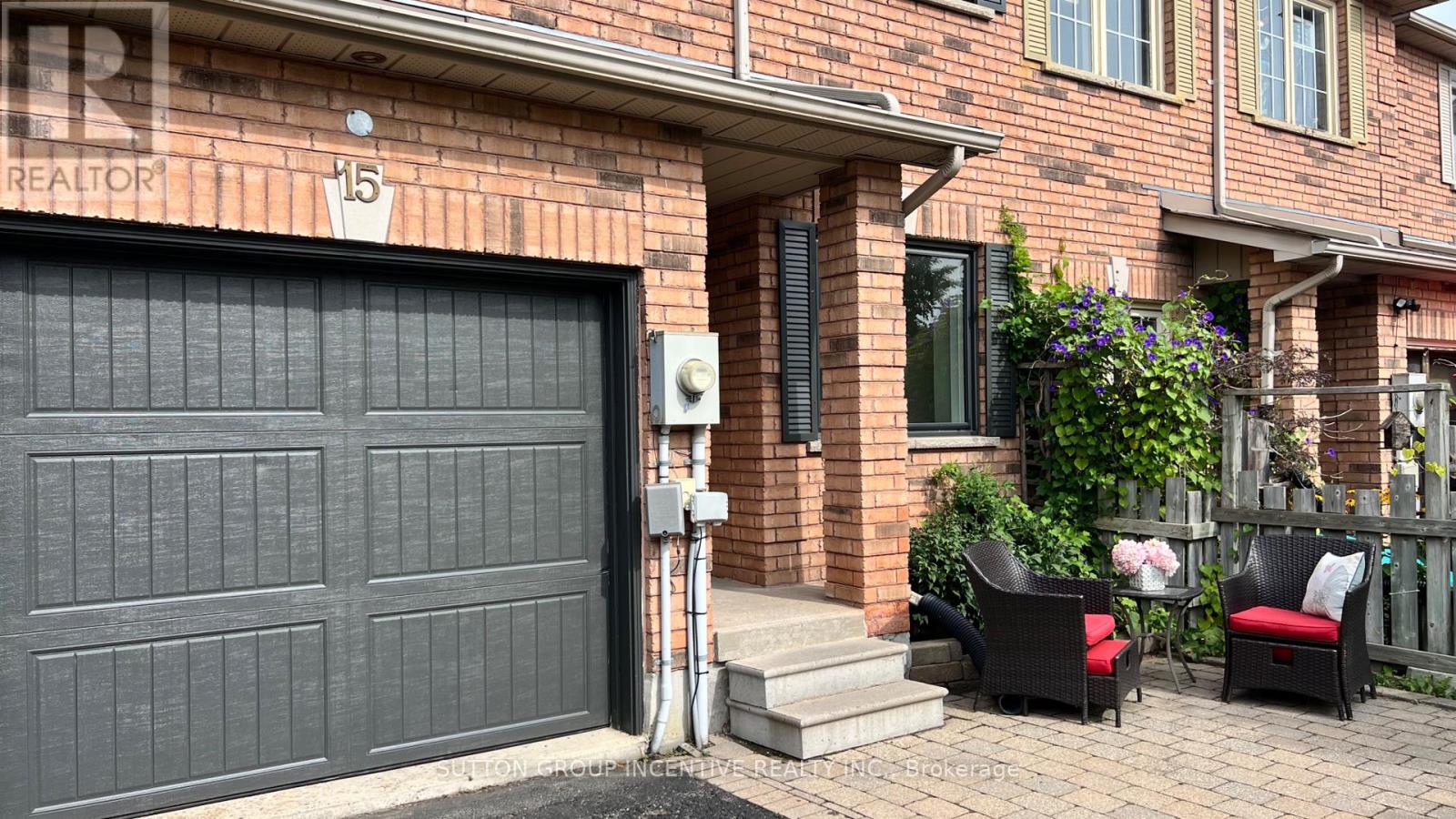 15 Bruce Crescent, Barrie, Ontario  L4N 8T8 - Photo 3 - S13701188
