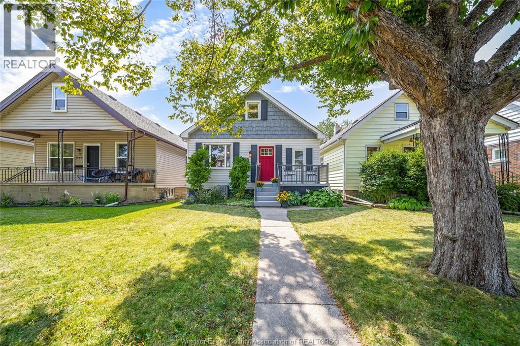 1641 HALL AVENUE, Windsor, Ontario