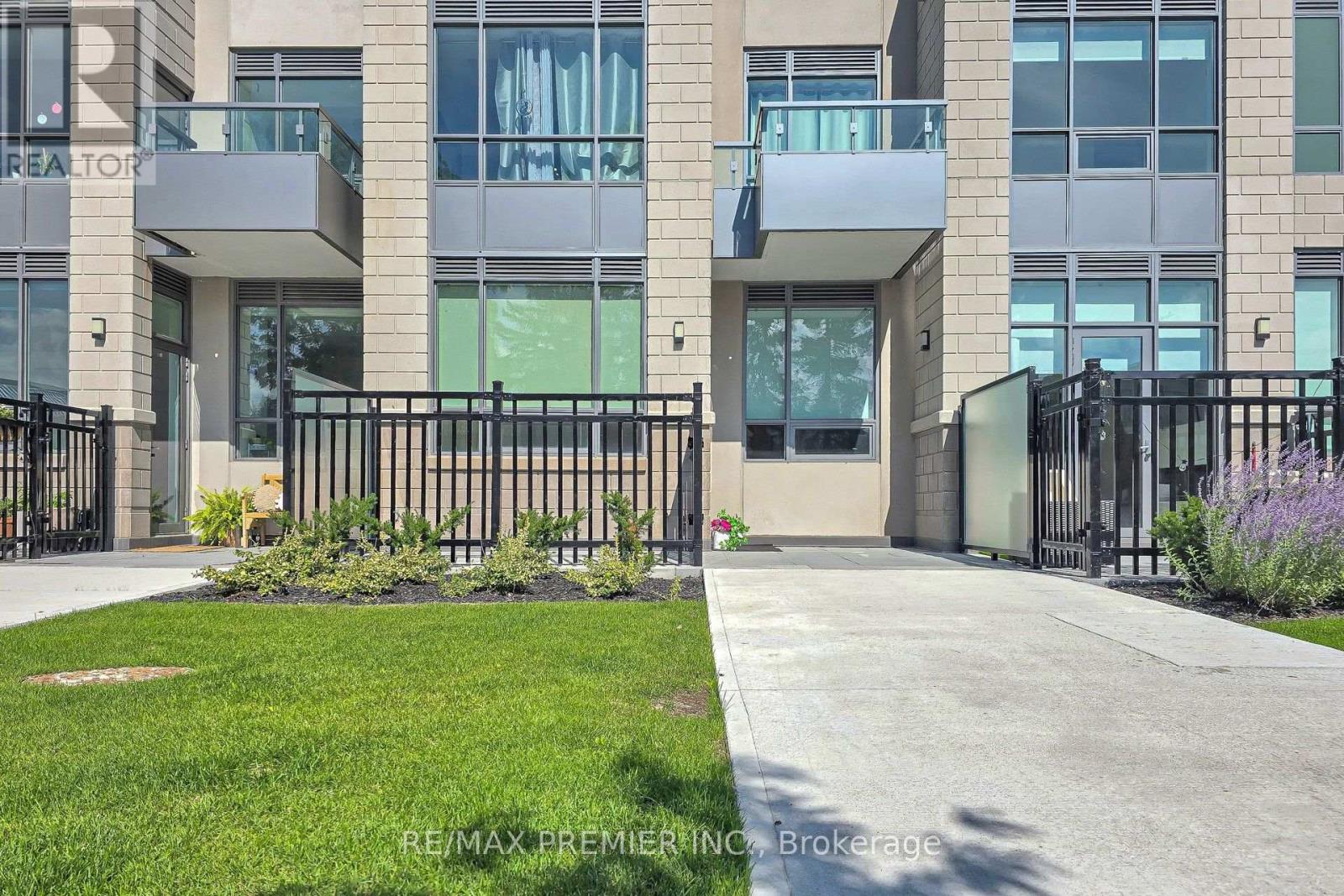 113 - 2075 KING ROAD, King, Ontario