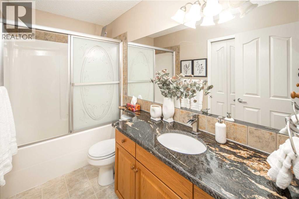 66 Royal Oak Grove NW, Calgary, Alberta  T3G 5P3 - Photo 37 - A2339554