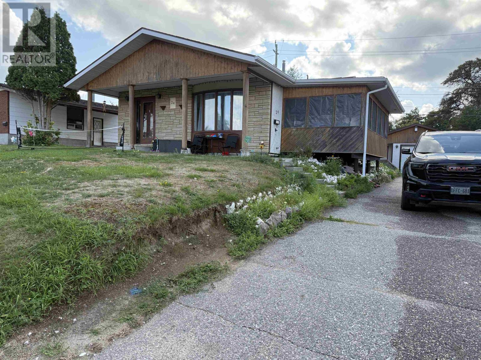 24 Elvis AVE, Dryden, Ontario