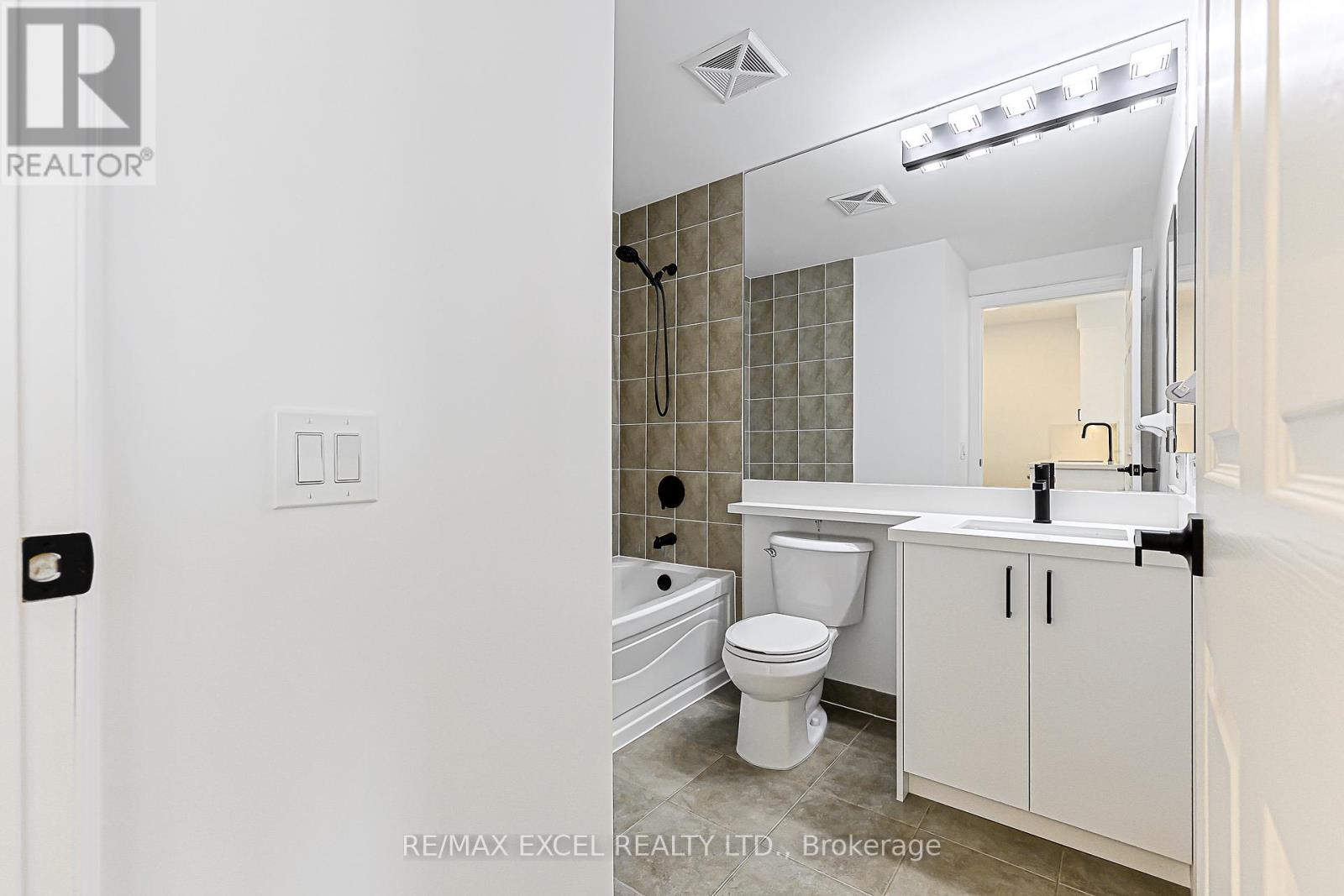 Ph 18 - 25 Greenview Avenue, Toronto, Ontario  M2M 0A5 - Photo 38 - C13713048
