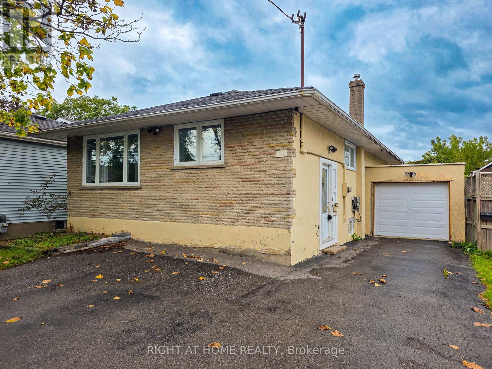 LOWER - 708 CARNEGIE AVENUE, Oshawa, Ontario