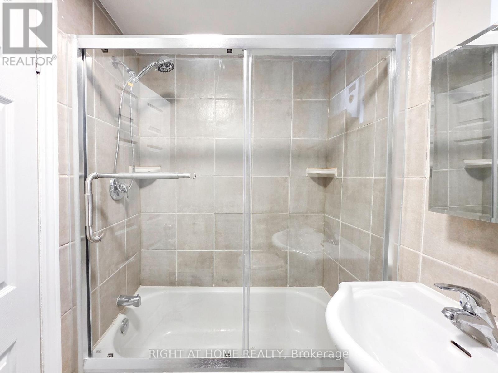 Lower - 708 Carnegie Avenue, Oshawa, Ontario L1G 4R6 - Photo 20 - E13712996