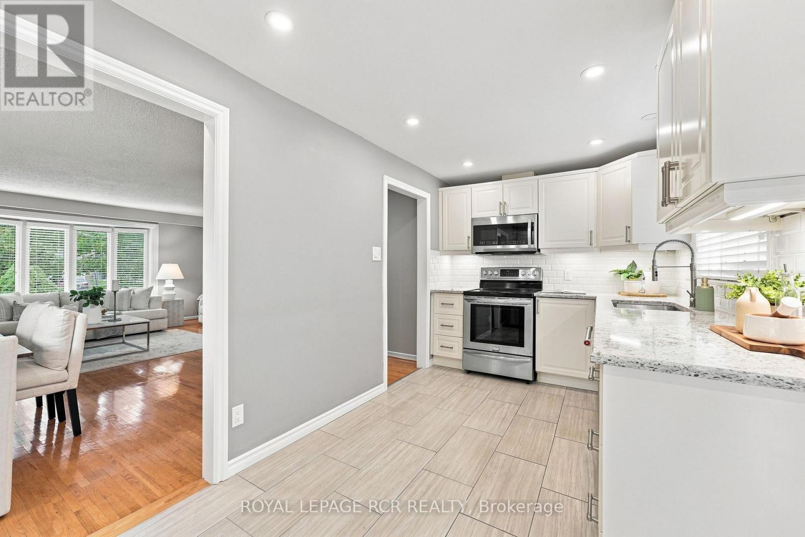 101 Hill Drive, Aurora, Ontario  L4G 3A9 - Photo 16 - N13713006