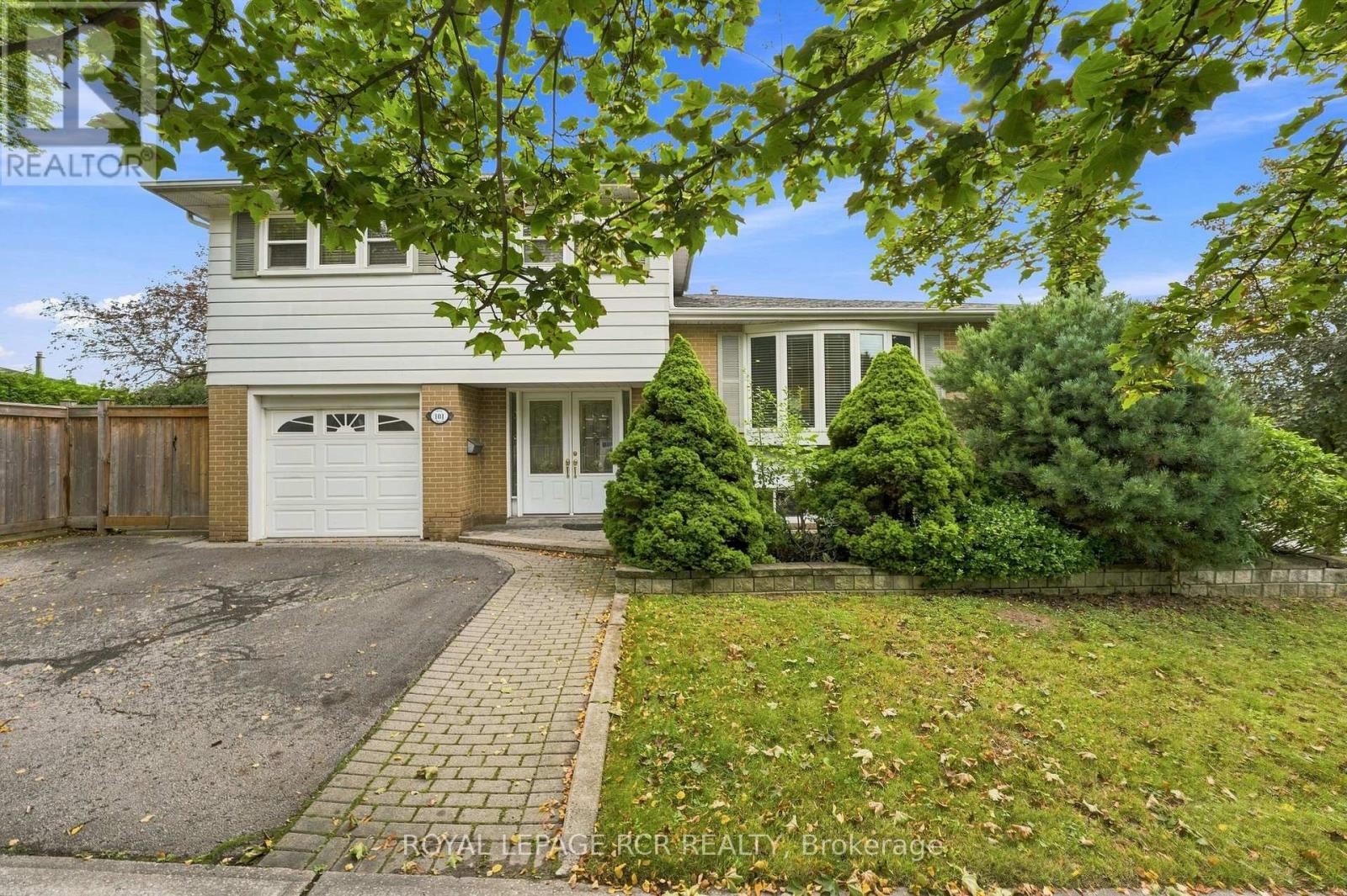 101 Hill Drive, Aurora, Ontario  L4G 3A9 - Photo 2 - N13713006