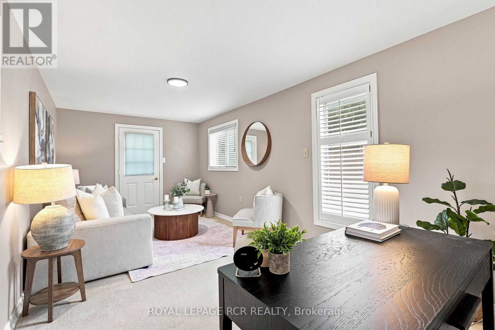 101 Hill Drive, Aurora, Ontario  L4G 3A9 - Photo 7 - N13713006