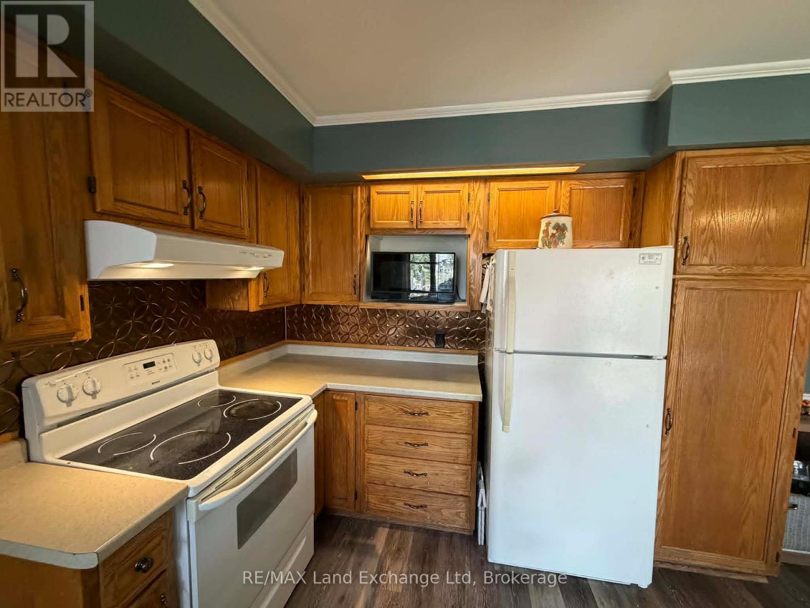 142 Charles Street, North Huron (Wingham), Ontario N0G 2W0 - Photo 8 - X13713008