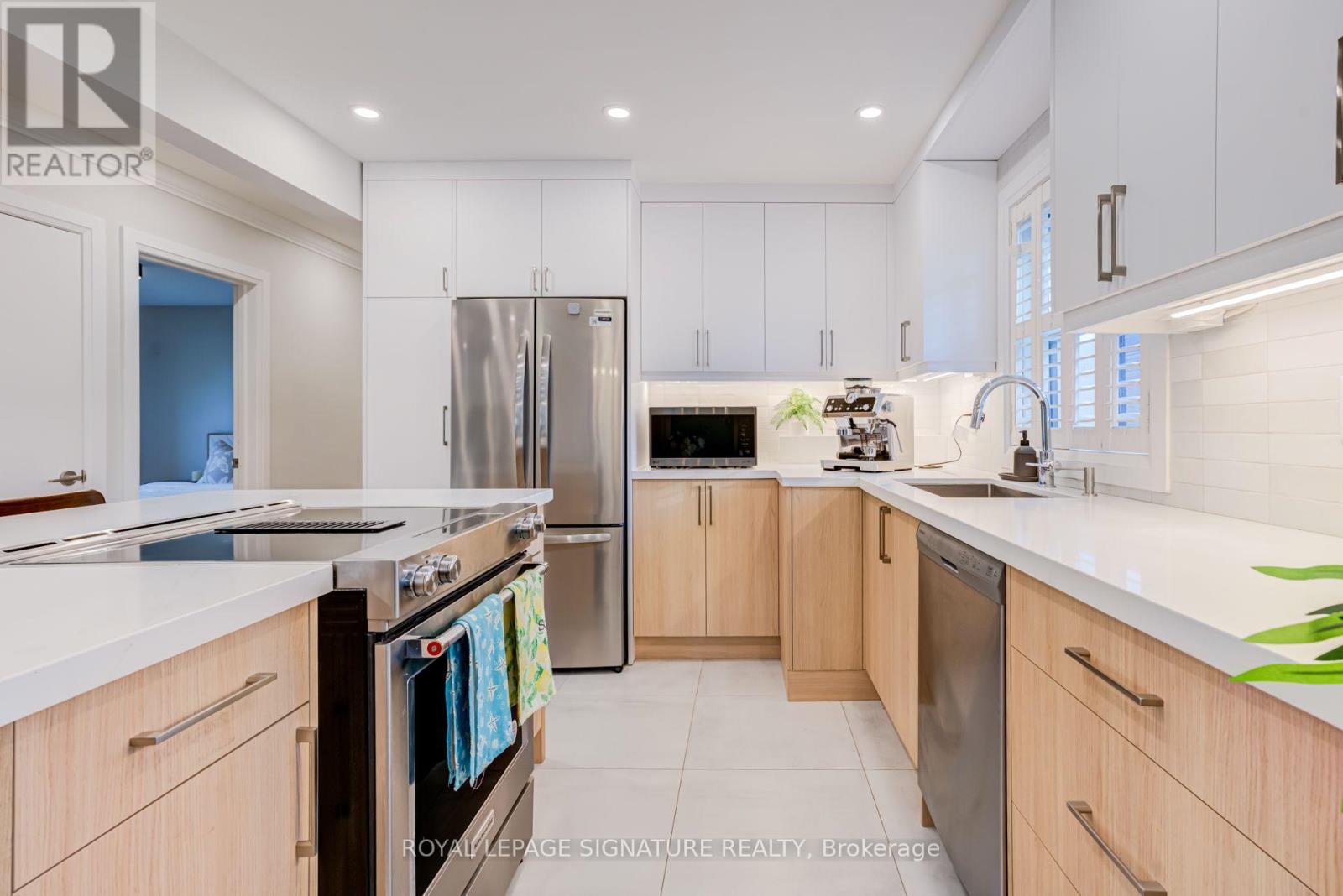 1316 Kipling Avenue, Toronto, Ontario  M9B 3N8 - Photo 9 - W13712998
