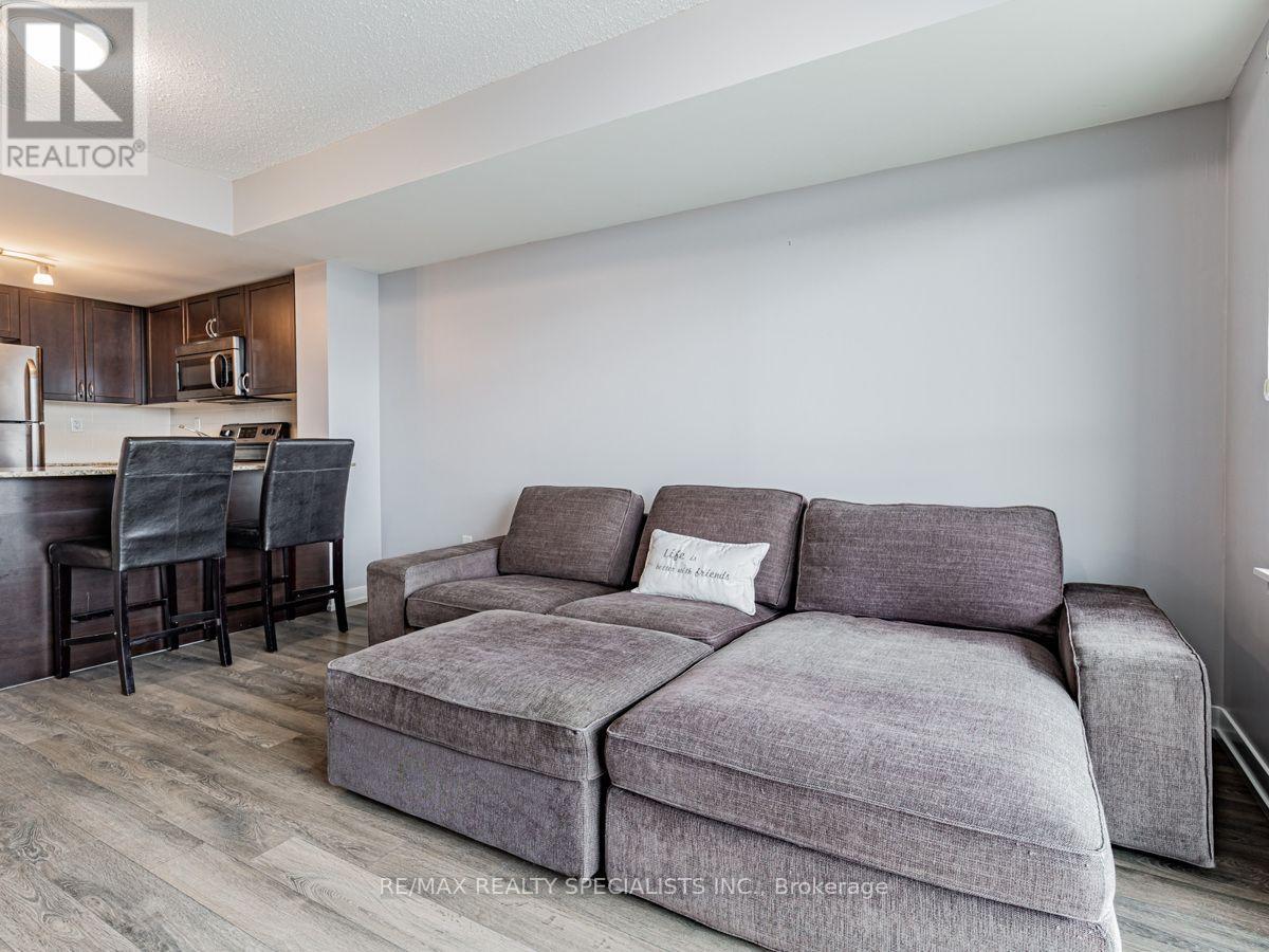 1302 - 816 Lansdowne Avenue, Toronto, Ontario  M6H 4K6 - Photo 13 - W13713004