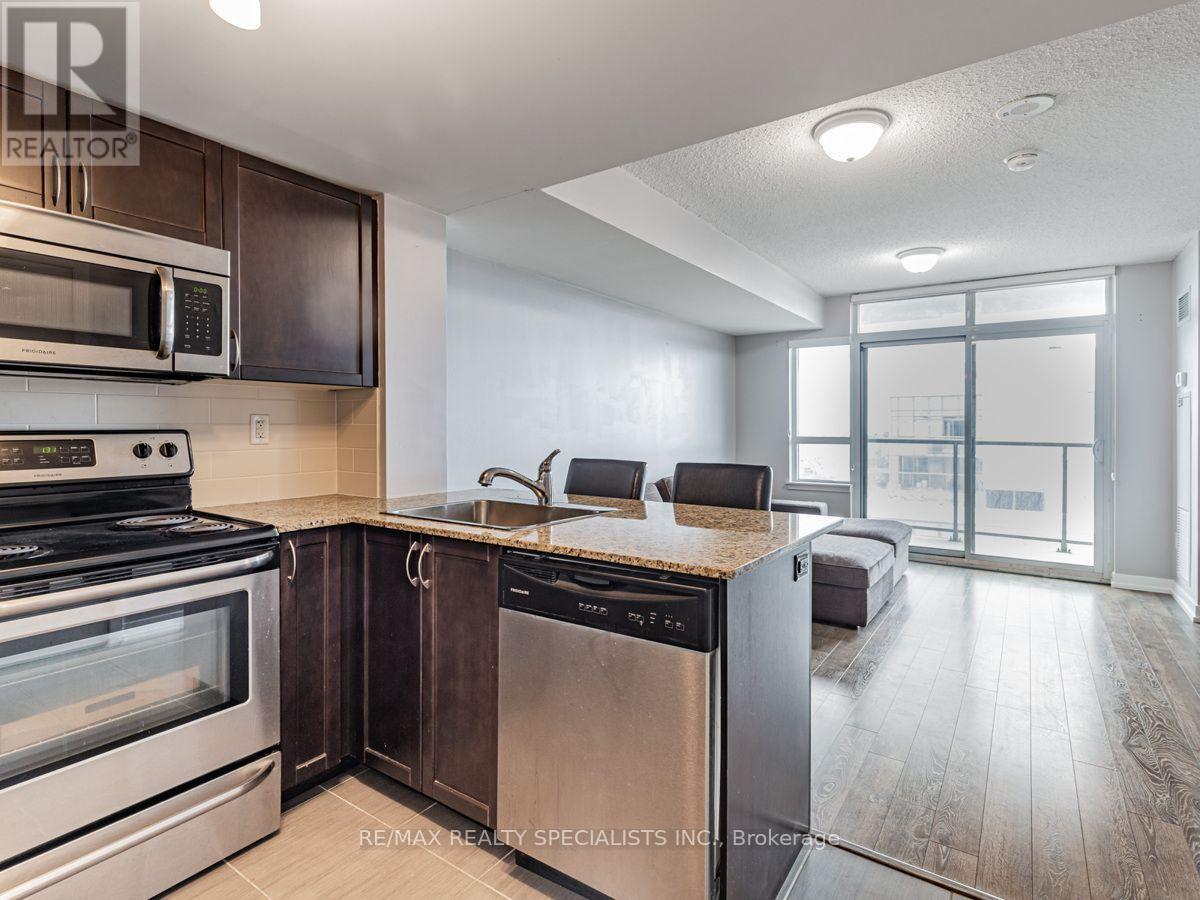 1302 - 816 Lansdowne Avenue, Toronto, Ontario  M6H 4K6 - Photo 6 - W13713004