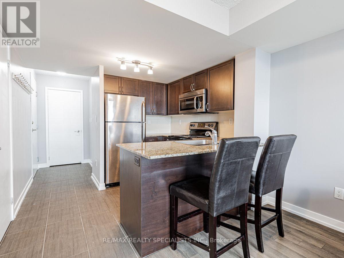 1302 - 816 Lansdowne Avenue, Toronto, Ontario  M6H 4K6 - Photo 9 - W13713004