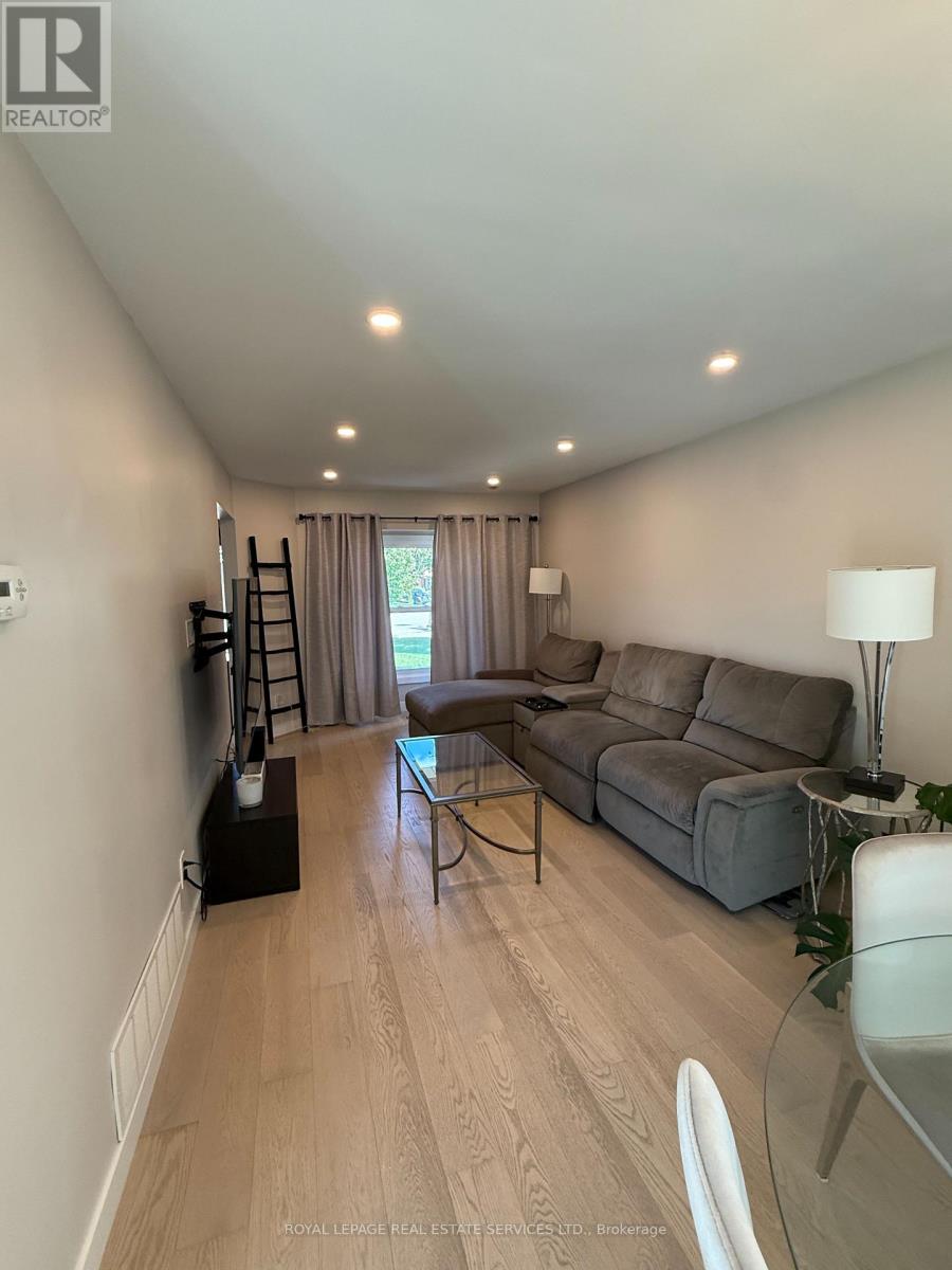 3122 Sandcliffe Court, Burlington, Ontario  L7M 3H1 - Photo 10 - W13713010