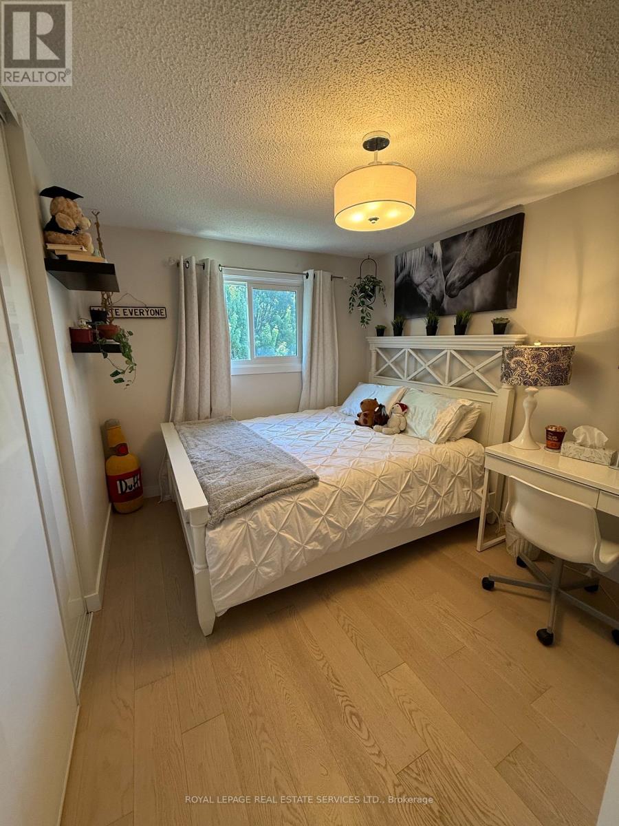 3122 Sandcliffe Court, Burlington, Ontario  L7M 3H1 - Photo 16 - W13713010