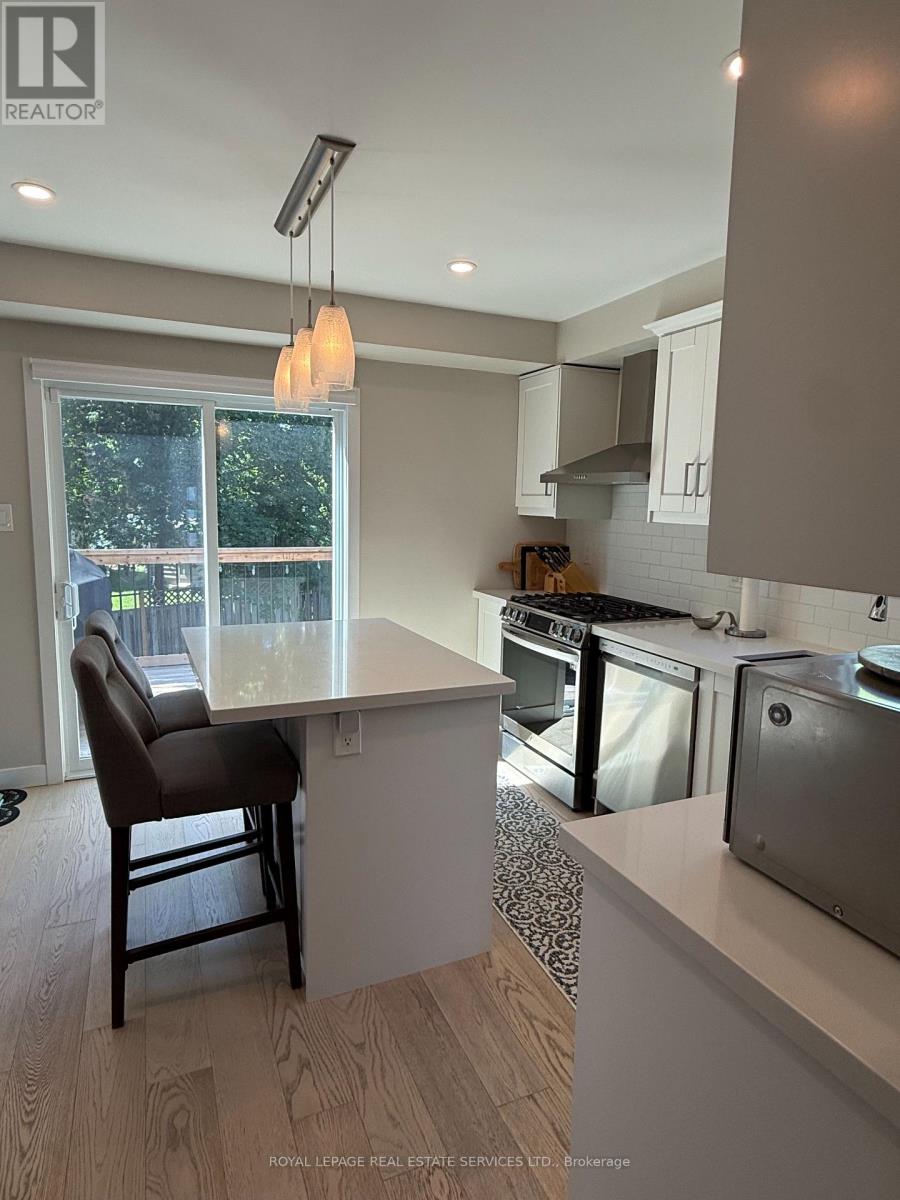 3122 Sandcliffe Court, Burlington, Ontario  L7M 3H1 - Photo 8 - W13713010
