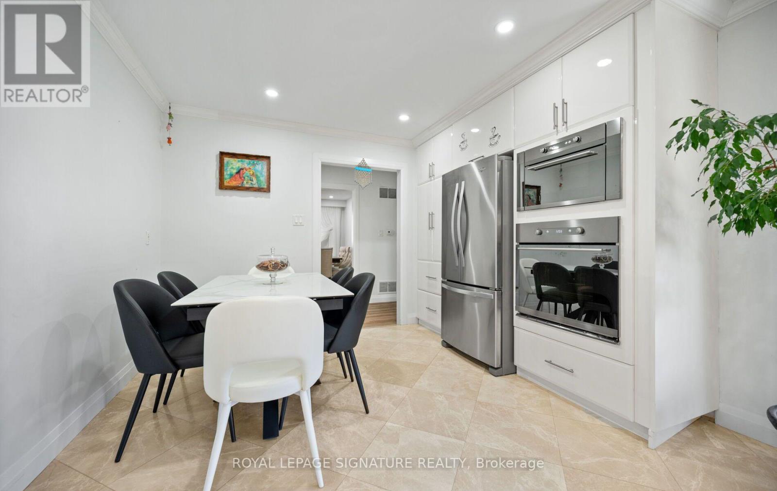 2221 Florian Road, Mississauga, Ontario  L5A 3Y9 - Photo 11 - W13713046