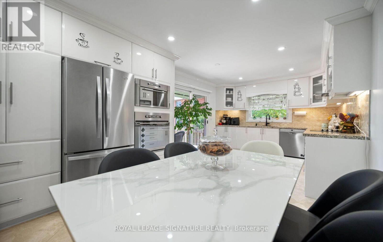 2221 Florian Road, Mississauga, Ontario  L5A 3Y9 - Photo 12 - W13713046