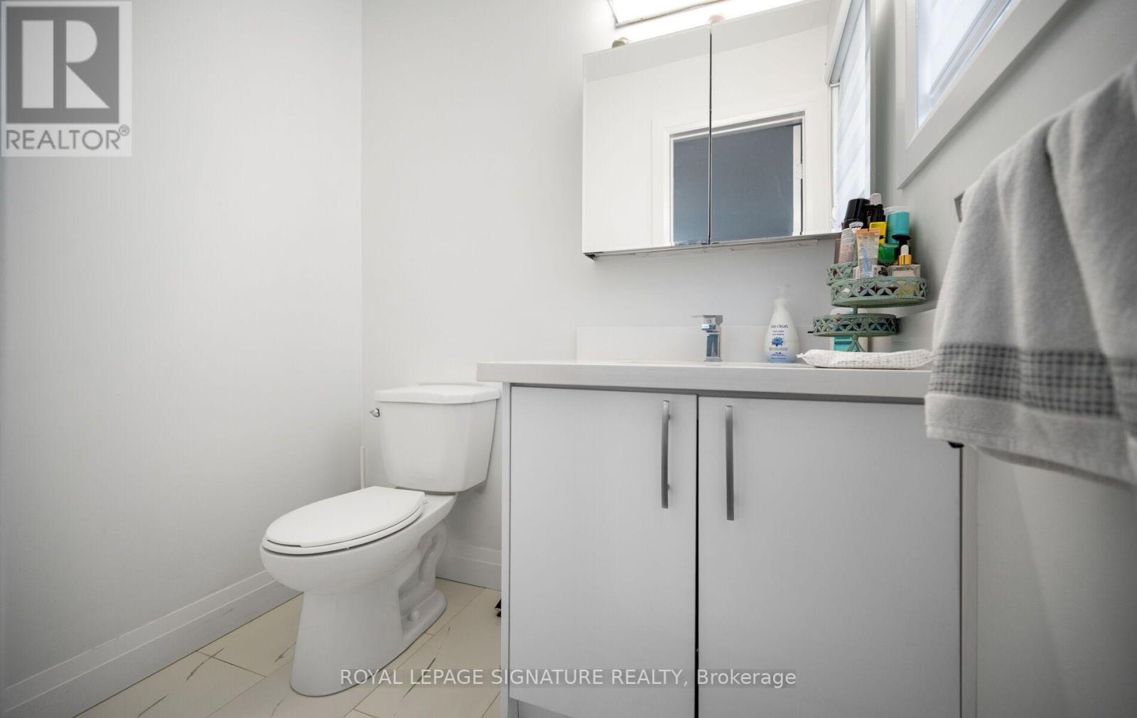 2221 Florian Road, Mississauga, Ontario  L5A 3Y9 - Photo 15 - W13713046