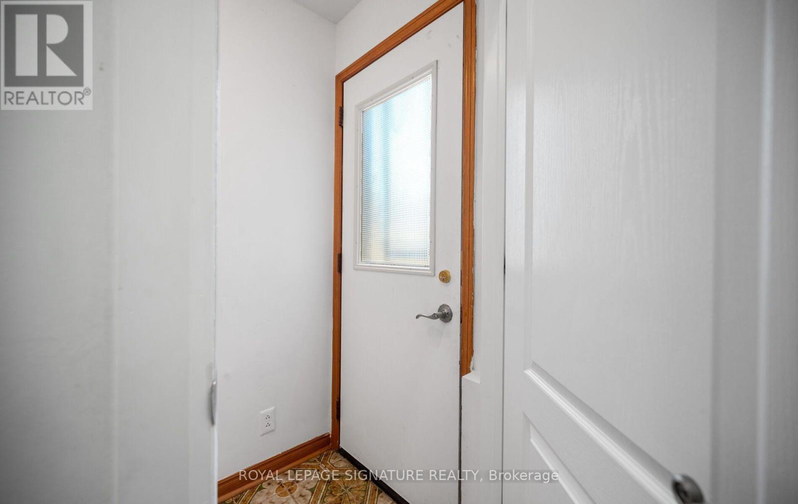2221 Florian Road, Mississauga, Ontario  L5A 3Y9 - Photo 25 - W13713046