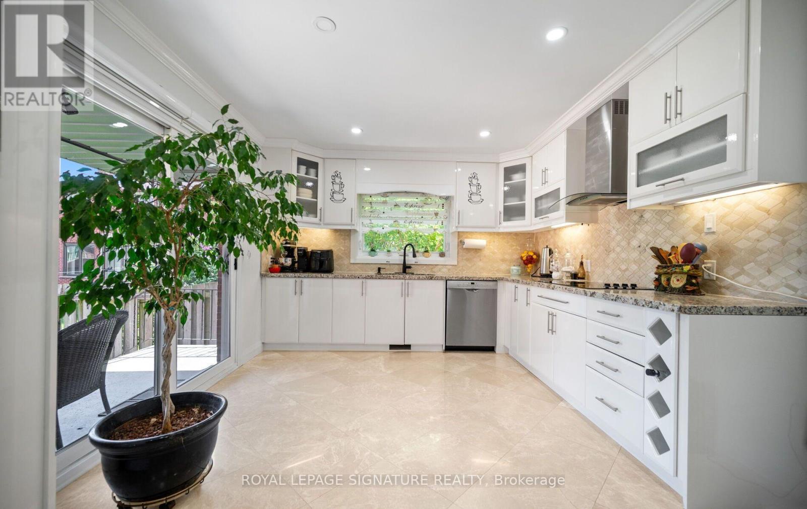 2221 Florian Road, Mississauga, Ontario  L5A 3Y9 - Photo 8 - W13713046