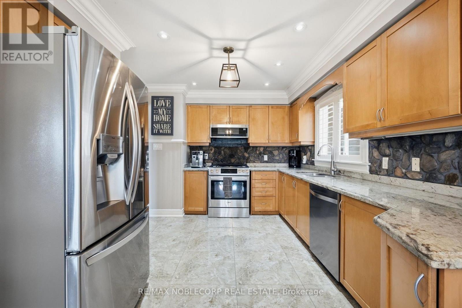 111 Emily Carr Crescent, Caledon, Ontario L7E 2L8 - Photo 13 - W13713074