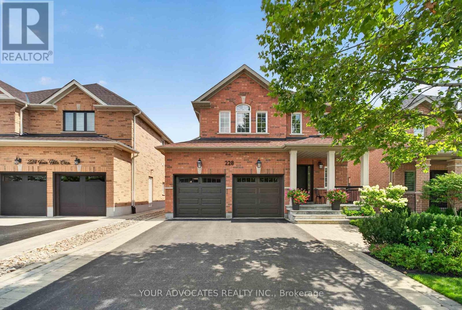 228 Twin Hills Crescent, Vaughan, Ontario  L4H 0H4 - Photo 2 - N13693798
