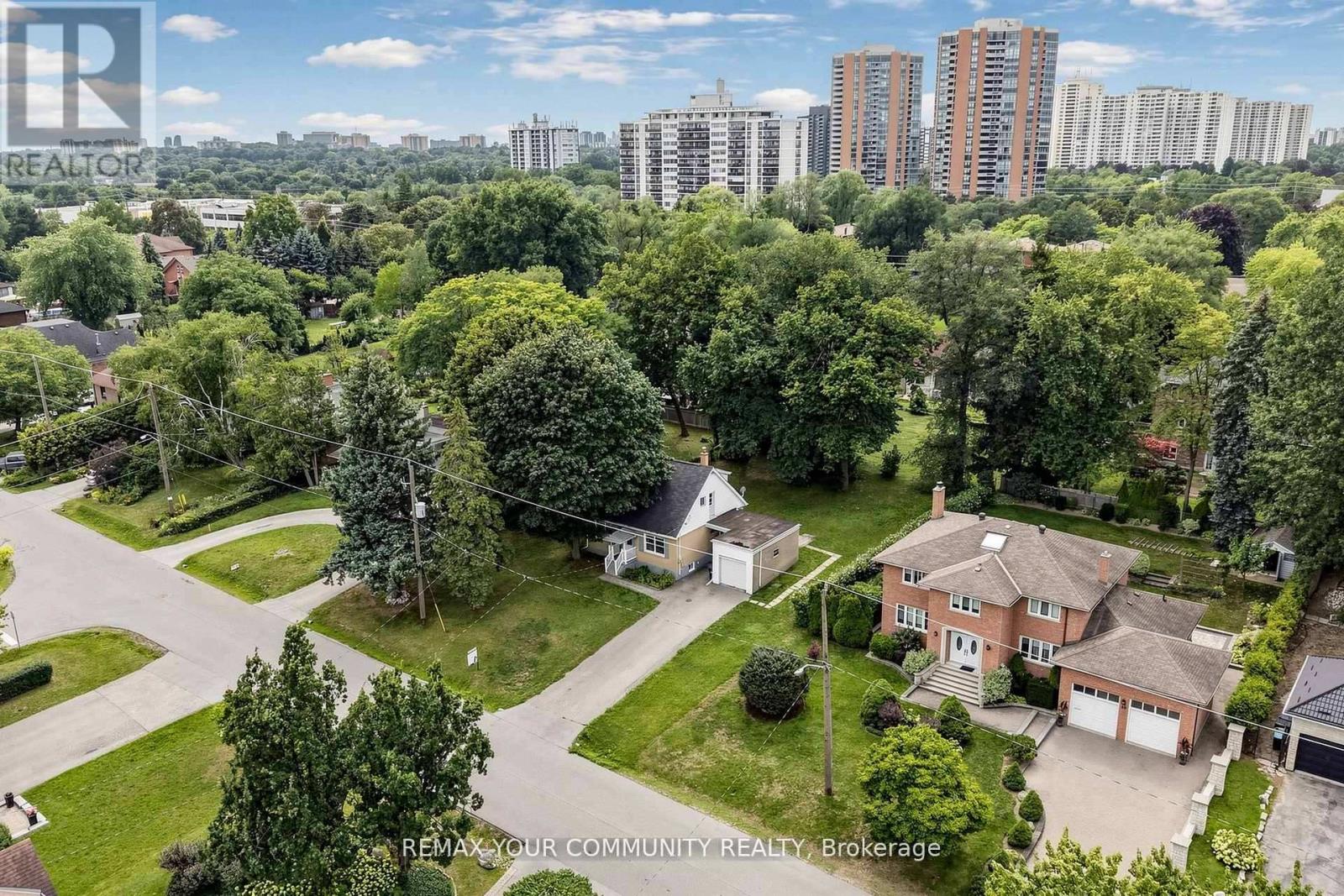 22 Havenridge Drive, Toronto, Ontario  M9P 3M4 - Photo 41 - W13693082