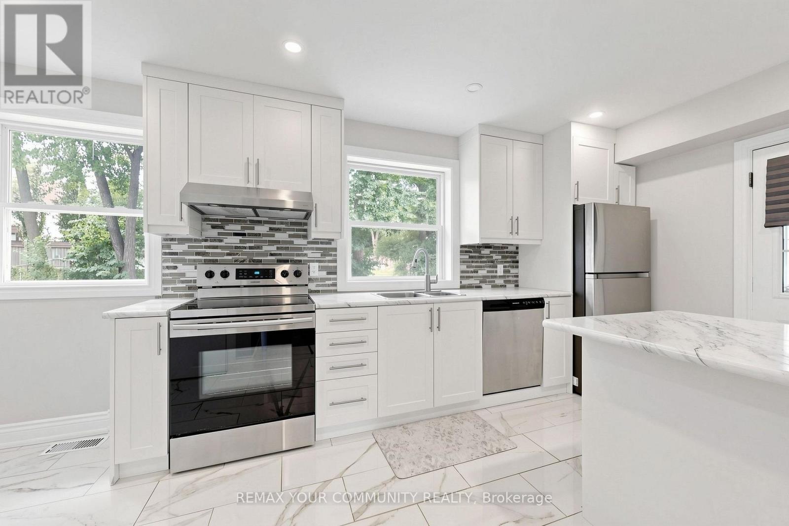 22 Havenridge Drive, Toronto, Ontario  M9P 3M4 - Photo 11 - W13683744
