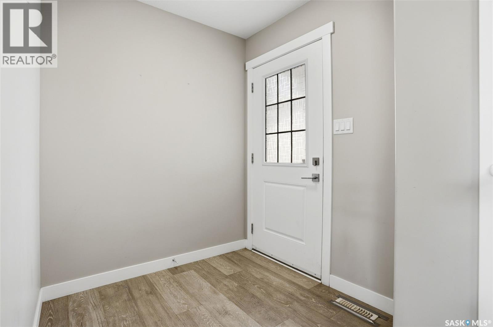 1760 Mustard Street, Regina, Saskatchewan  S4Y 0G1 - Photo 2 - SK046509
