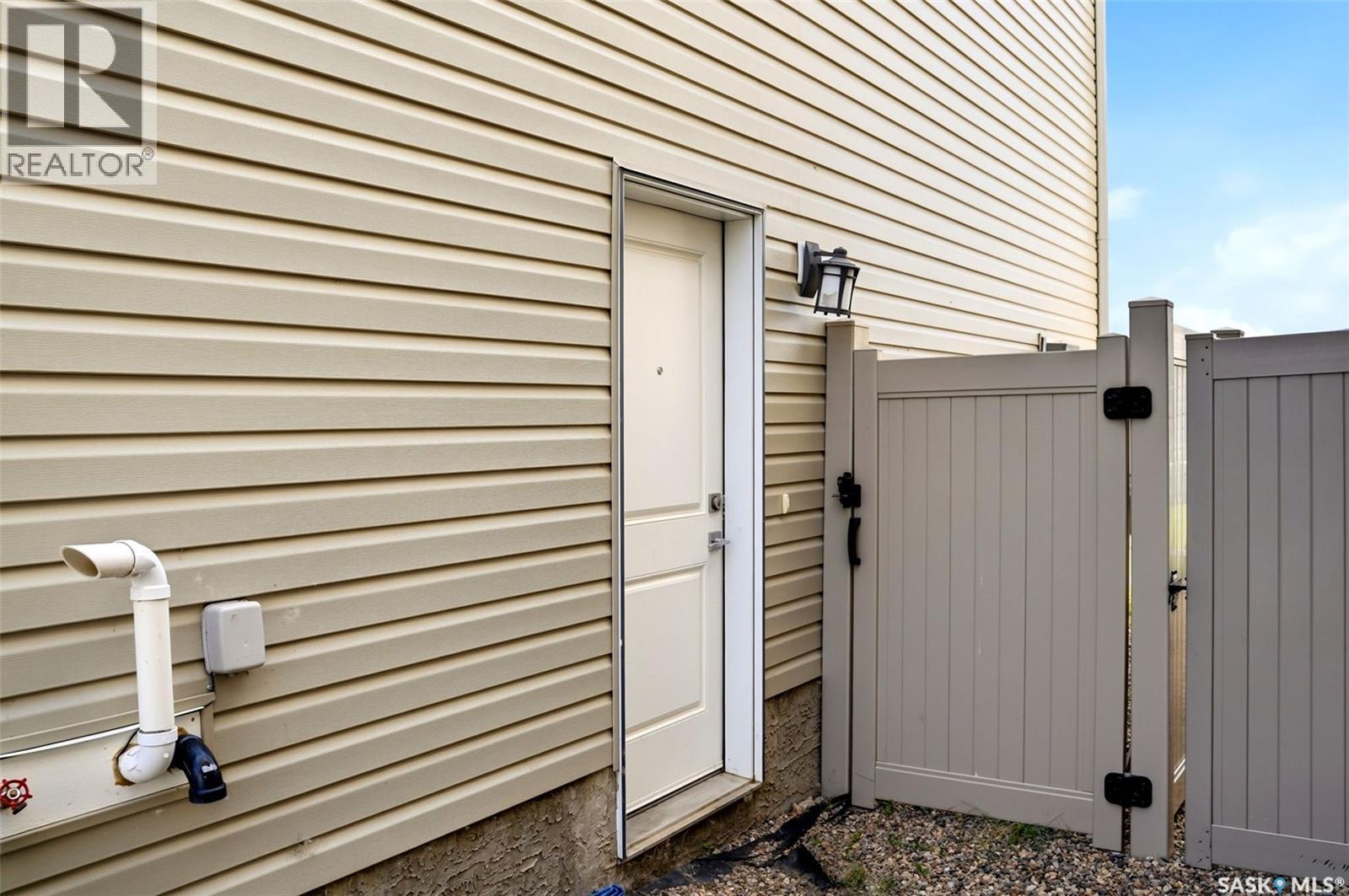 1760 Mustard Street, Regina, Saskatchewan  S4Y 0G1 - Photo 42 - SK046509