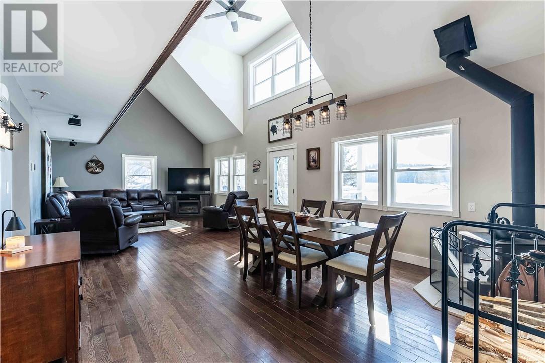 1168 West Bay, Capreol, Ontario  P0M 1H0 - Photo 3 - 2130005