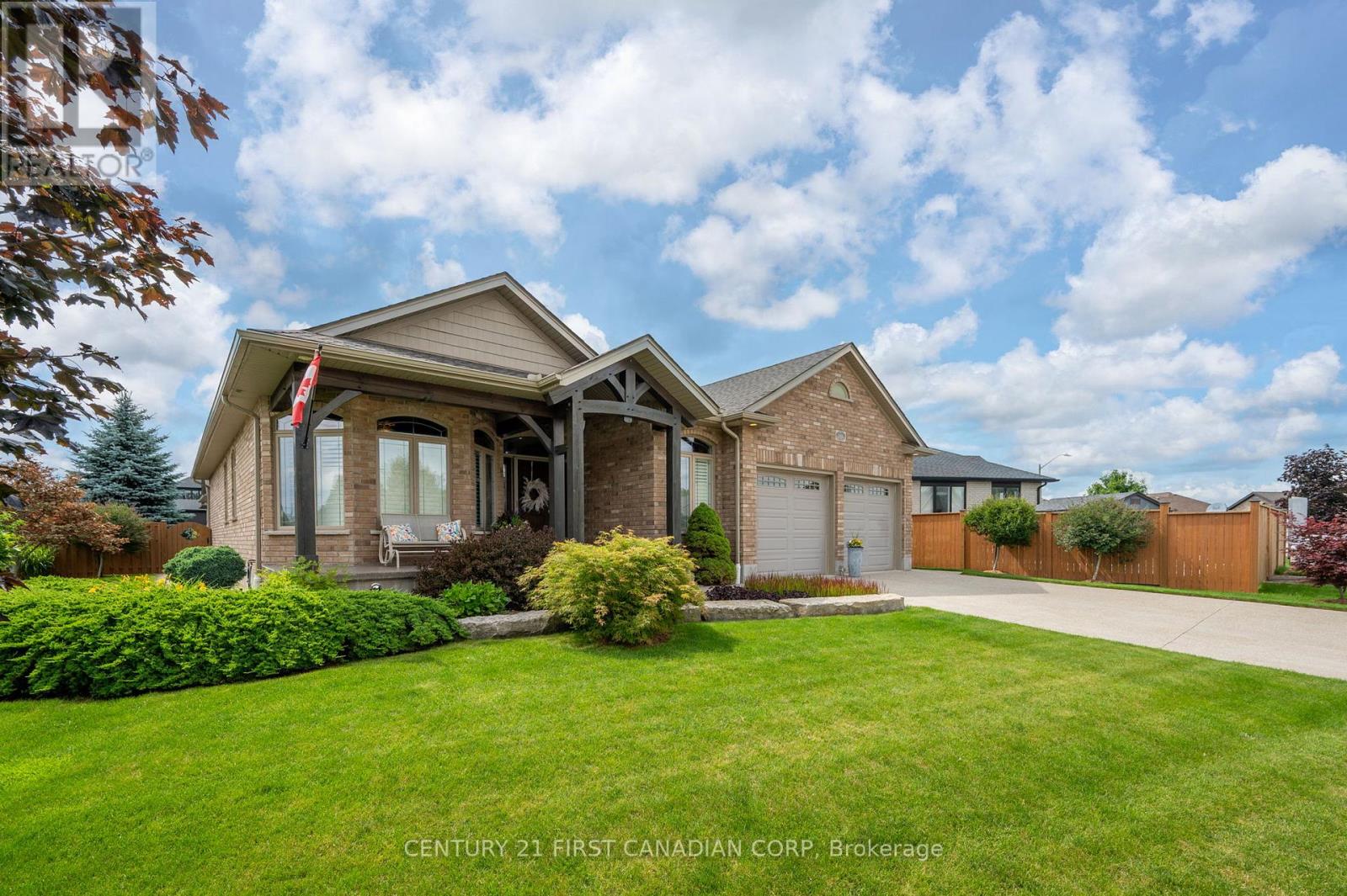 286 Dufferin Street, Central Elgin, Ontario  N0L 1B0 - Photo 2 - X13713158