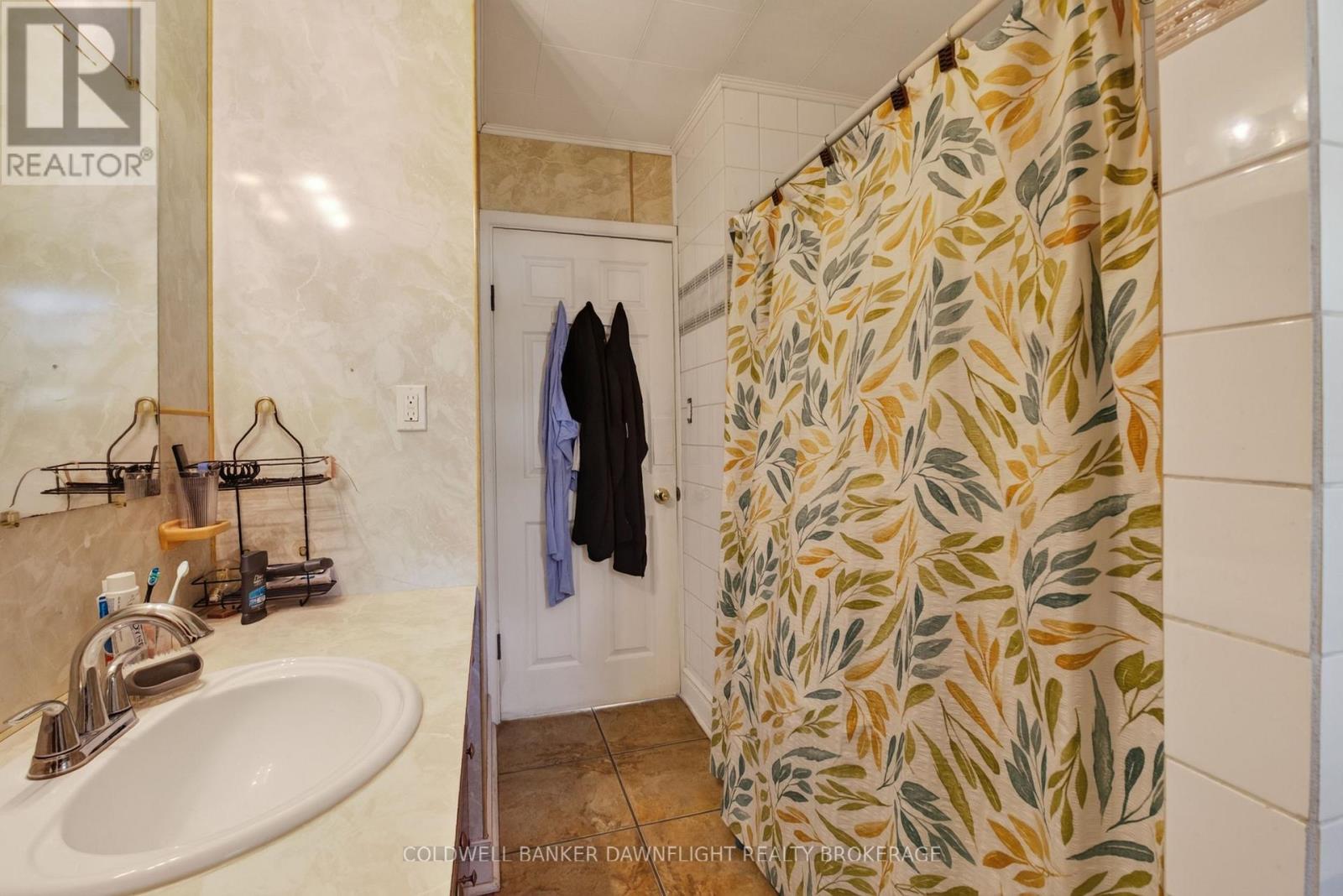 13 Warwick Avenue, Lambton Shores, Ontario  N0M 1T0 - Photo 9 - X13713426