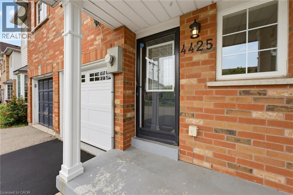 4425 Peter Drive, Burlington, Ontario  L7L 6S7 - Photo 2 - 40851835