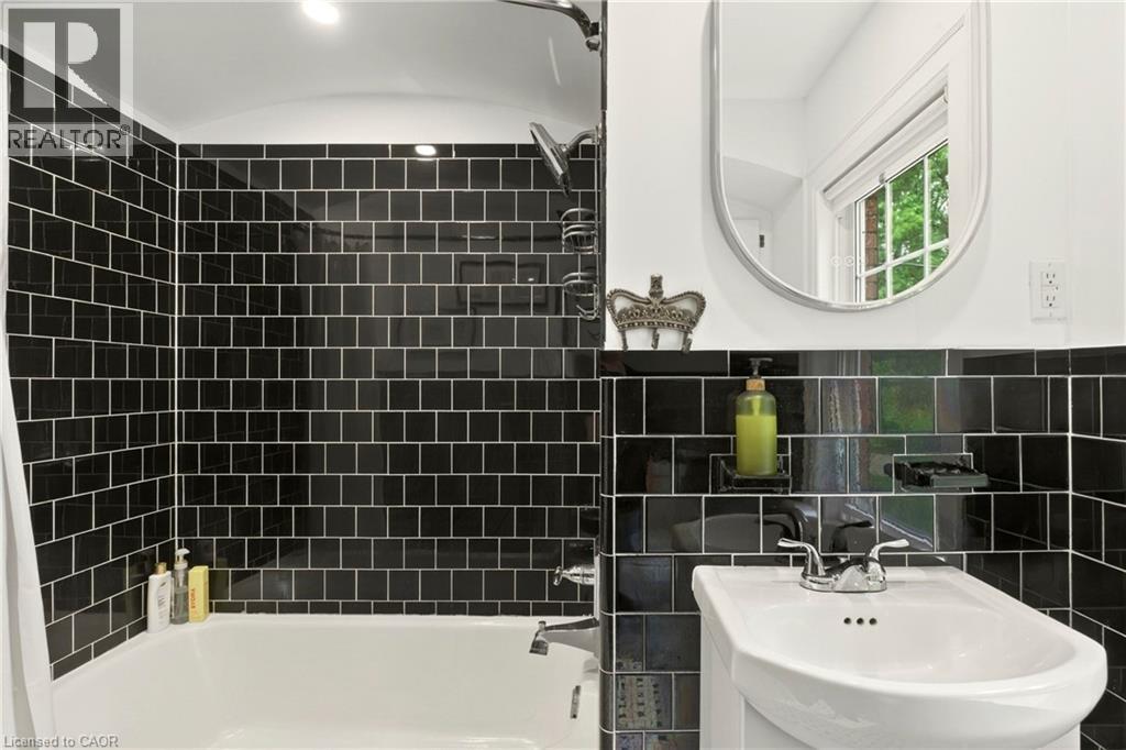 13 Tweedsmuir Avenue, Dundas, Ontario L9H 4H6 - Photo 36 - 40854028