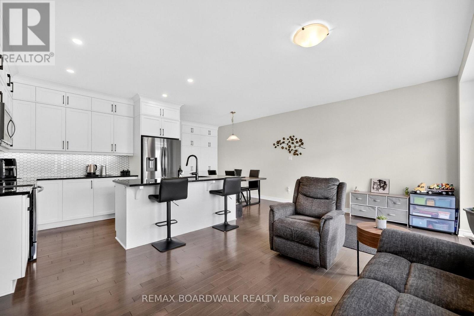 2 Duncanville Street, Russell, Ontario  K4R 1E5 - Photo 7 - X13713148