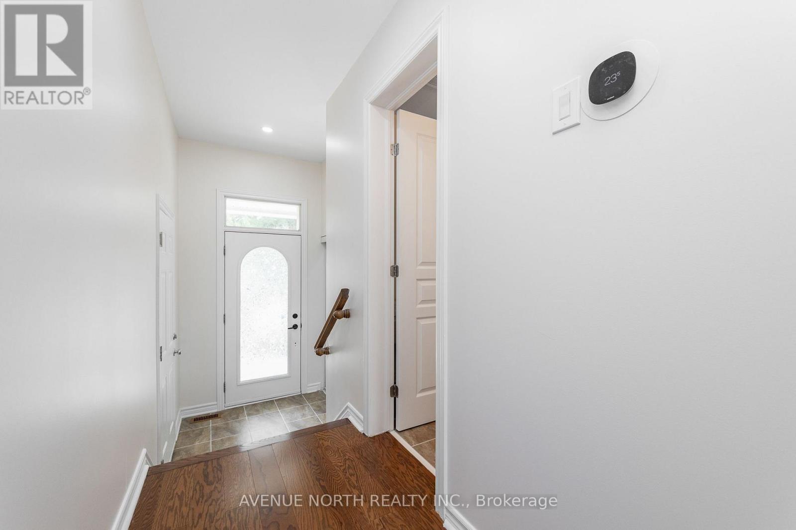 205 Hidden Meadow Avenue, Ottawa, Ontario  K1T 0C2 - Photo 4 - X13713174