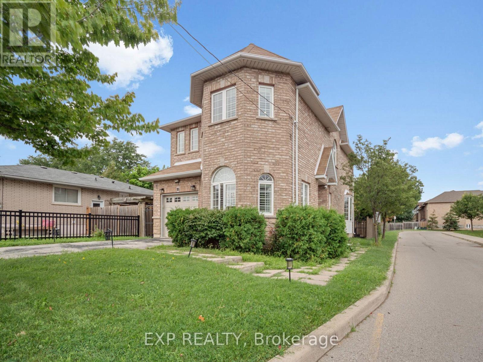 18 - 257 Carla Avenue, Hamilton, Ontario  L8G 3M9 - Photo 2 - X13713274