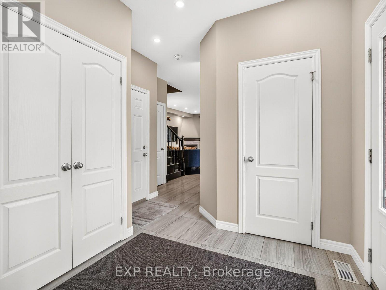 18 - 257 Carla Avenue, Hamilton, Ontario  L8G 3M9 - Photo 4 - X13713274