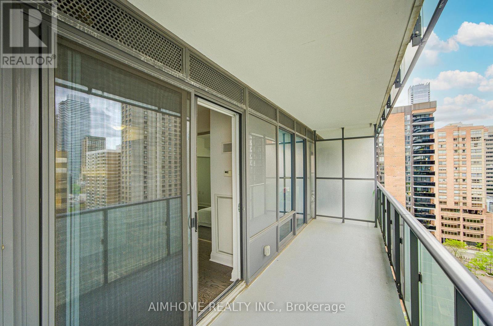 1401 - 65 St Mary Street, Toronto, Ontario  M5S 0A6 - Photo 29 - C13713170