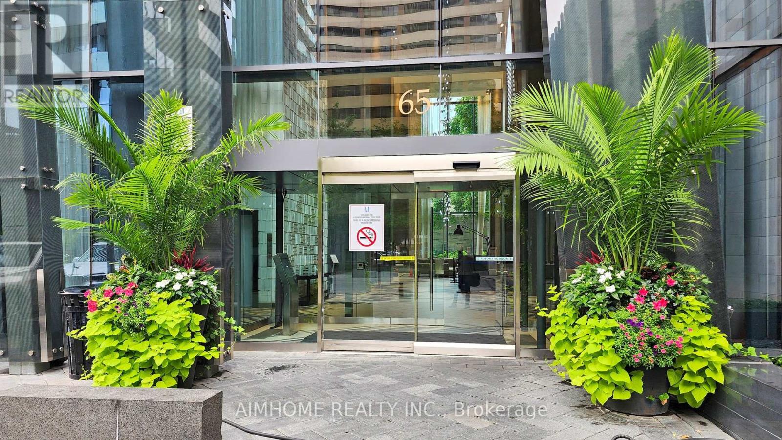 1401 - 65 St Mary Street, Toronto, Ontario  M5S 0A6 - Photo 4 - C13713170
