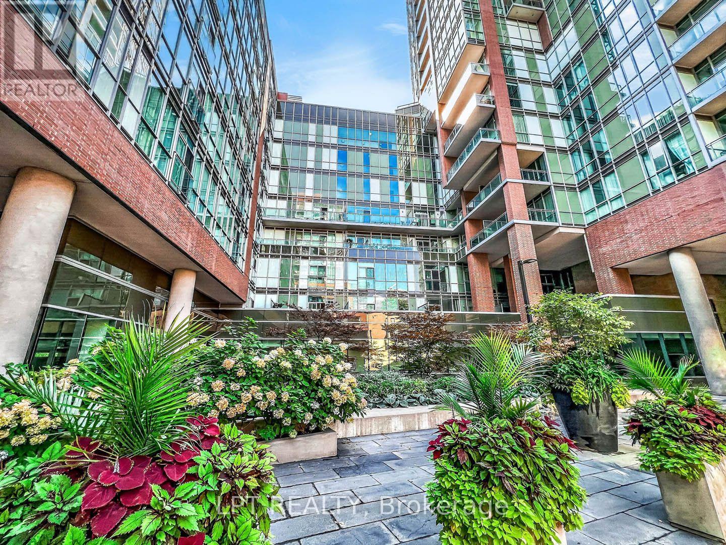 1202 - 112 George Street, Toronto, Ontario  M5A 2M5 - Photo 2 - C13713268