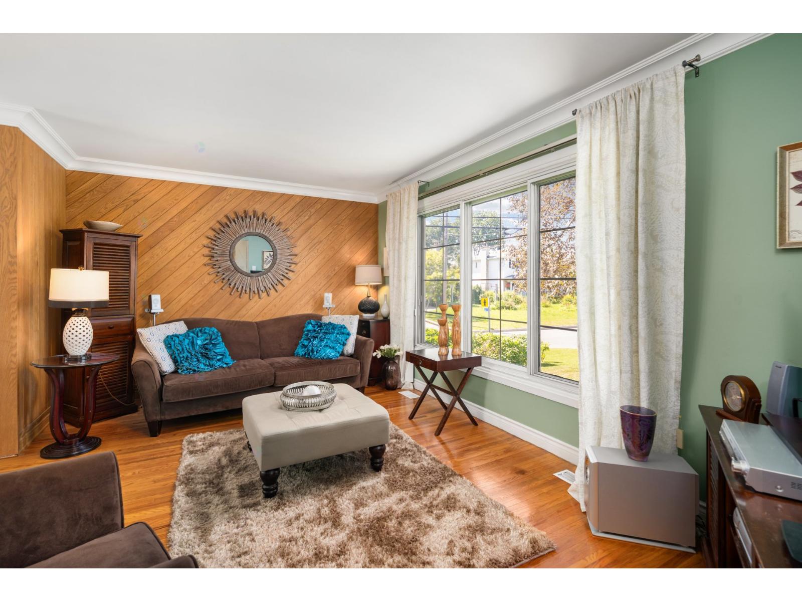 165 Place Thorncliffe Pincourt Quebec Canada J7W5C8 5