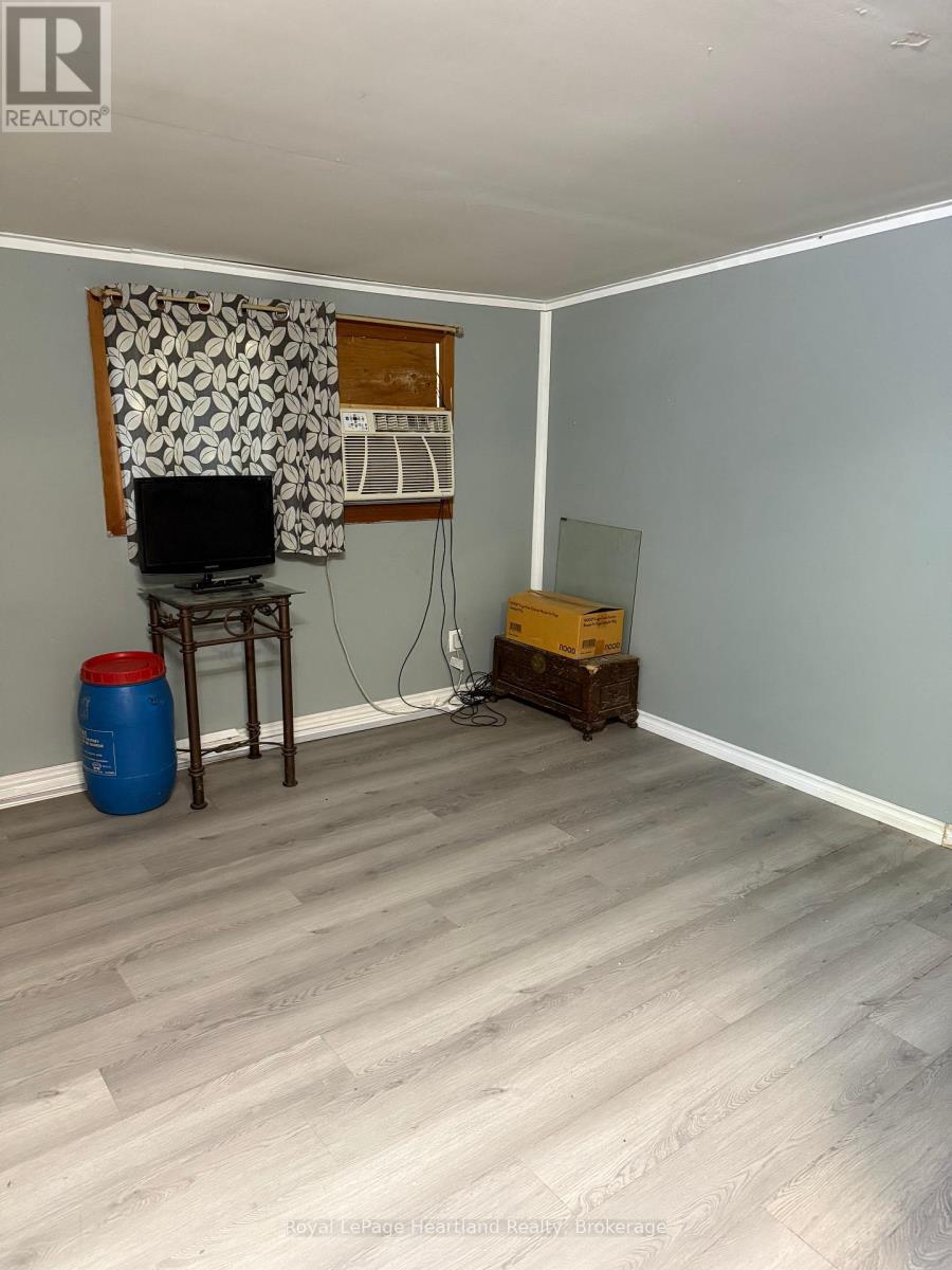 75049 Hensall Road, Huron East, Ontario  N0K 1W0 - Photo 7 - X13713242