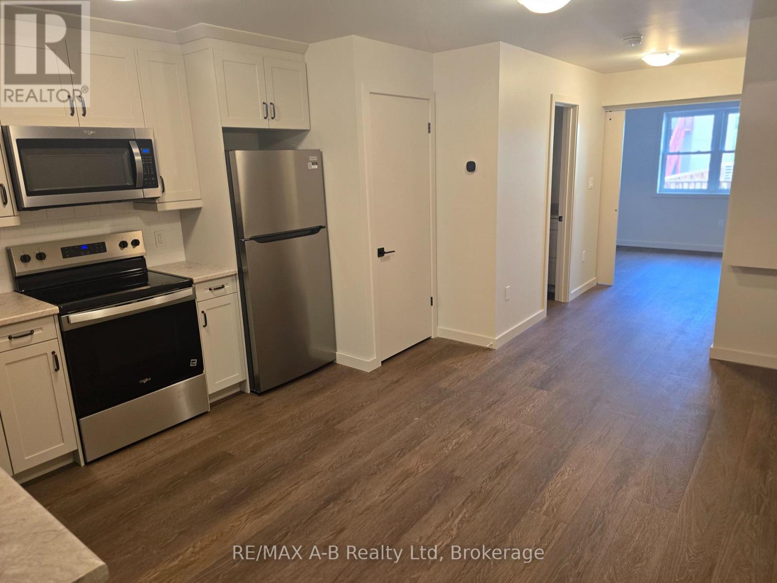 2 - 112 Ontario Street, Stratford, Ontario  N5A 7Y4 - Photo 6 - X13713354