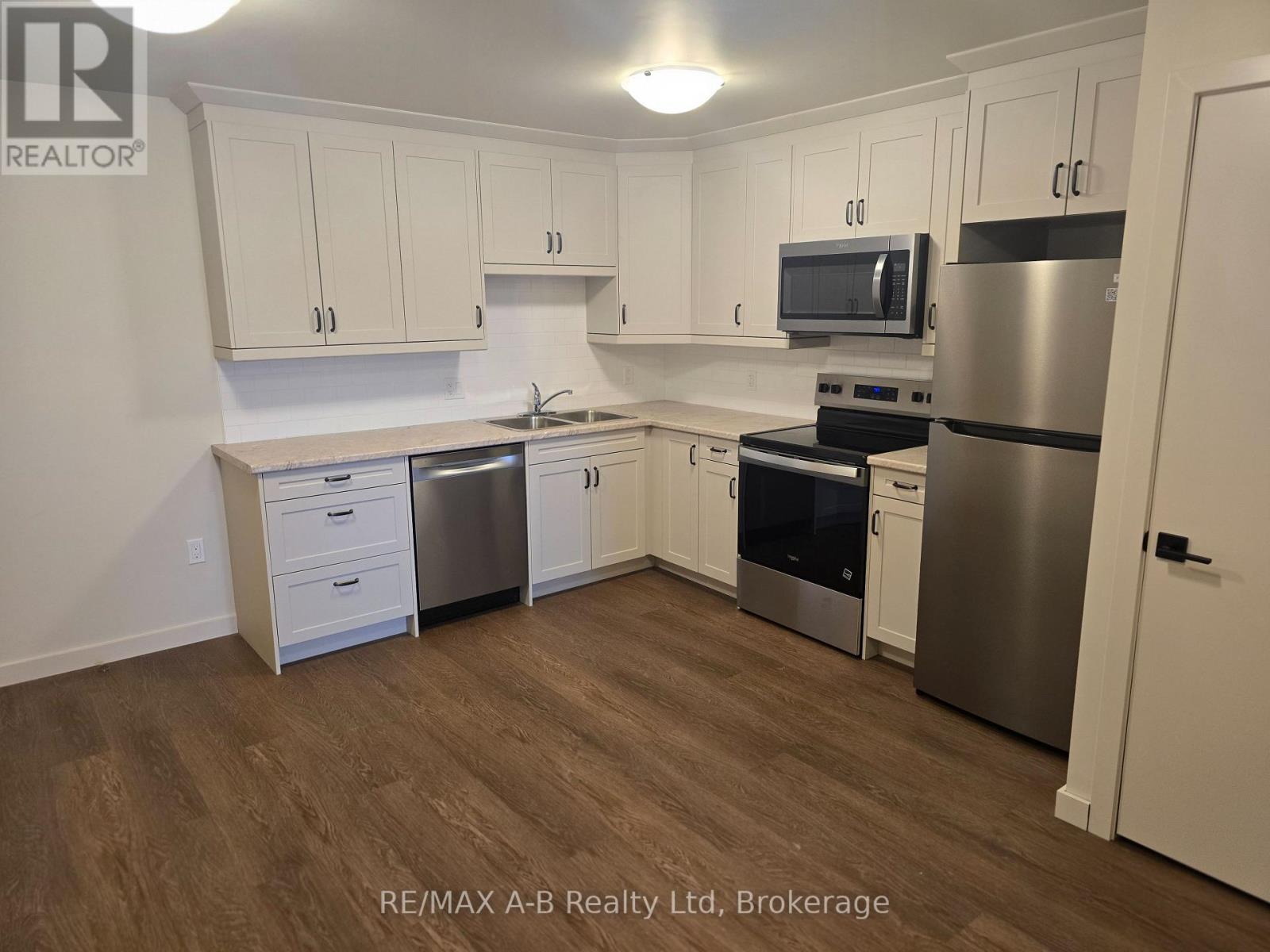 2 - 112 Ontario Street, Stratford, Ontario  N5A 7Y4 - Photo 7 - X13713354